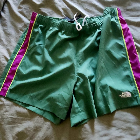 Northface shorts great colors! Nwt short or swim trunks - Picture 1 of 9